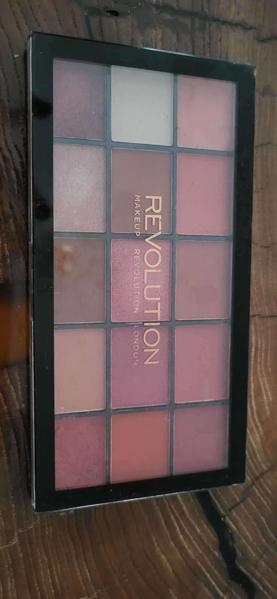 Makeup Revolution London – Paleta cieni do powiek
