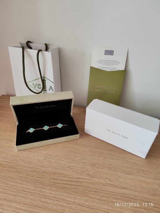 Pulseira Van Cleef & Arples com Pedra Verde Água