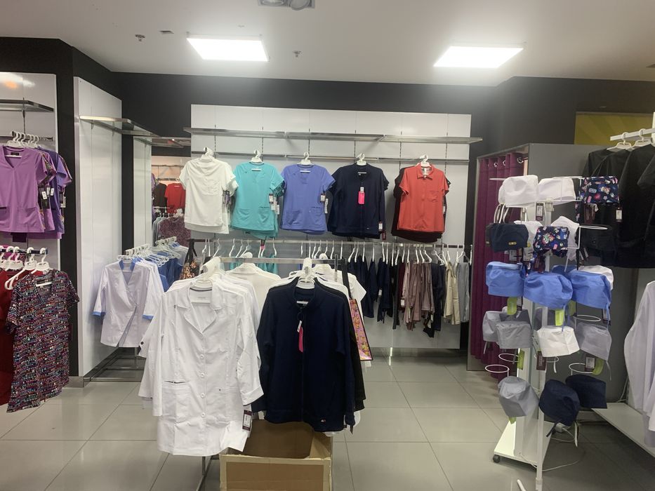 Оборудование для магазина одежды