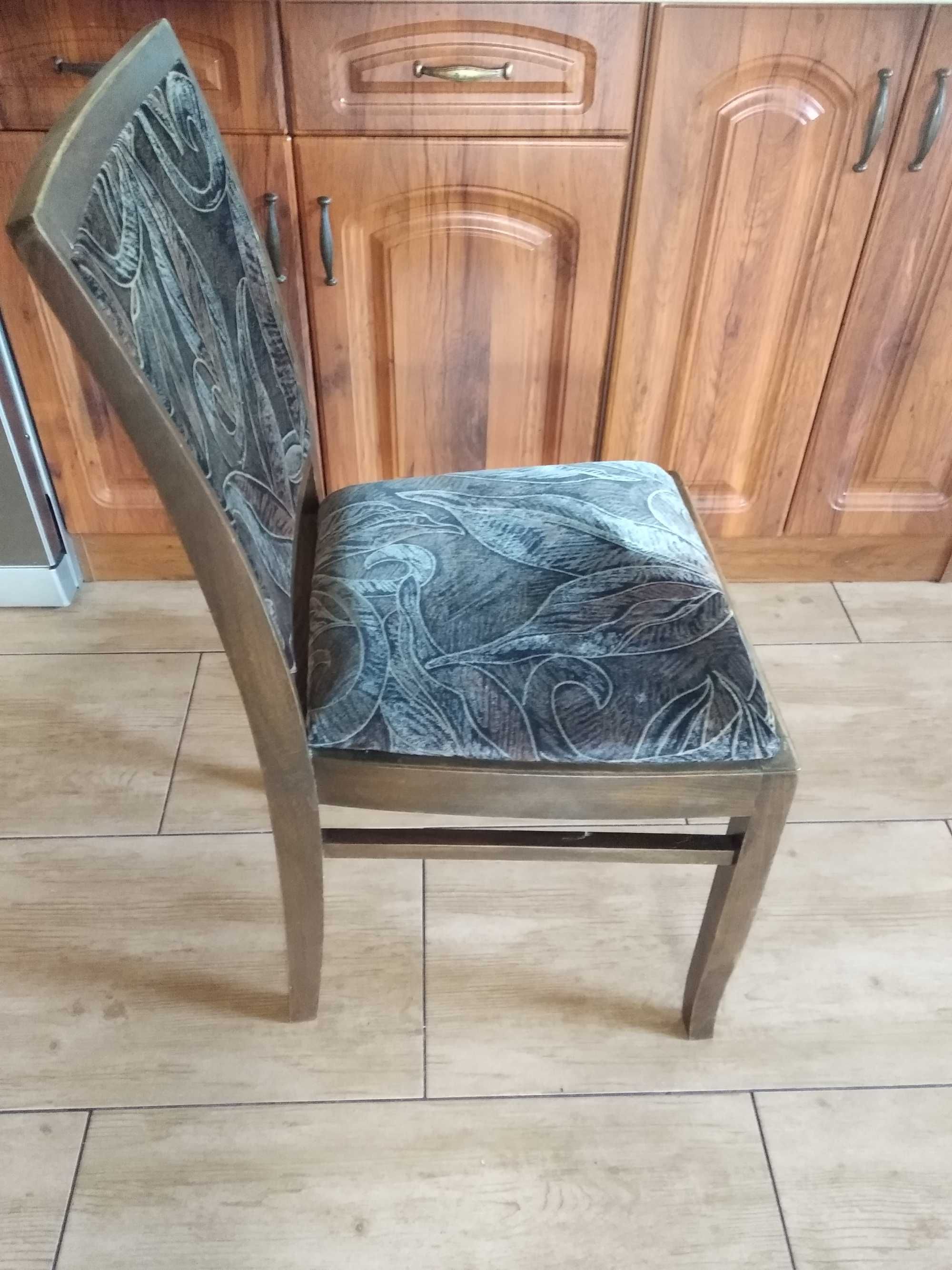 Vintage krzesła.