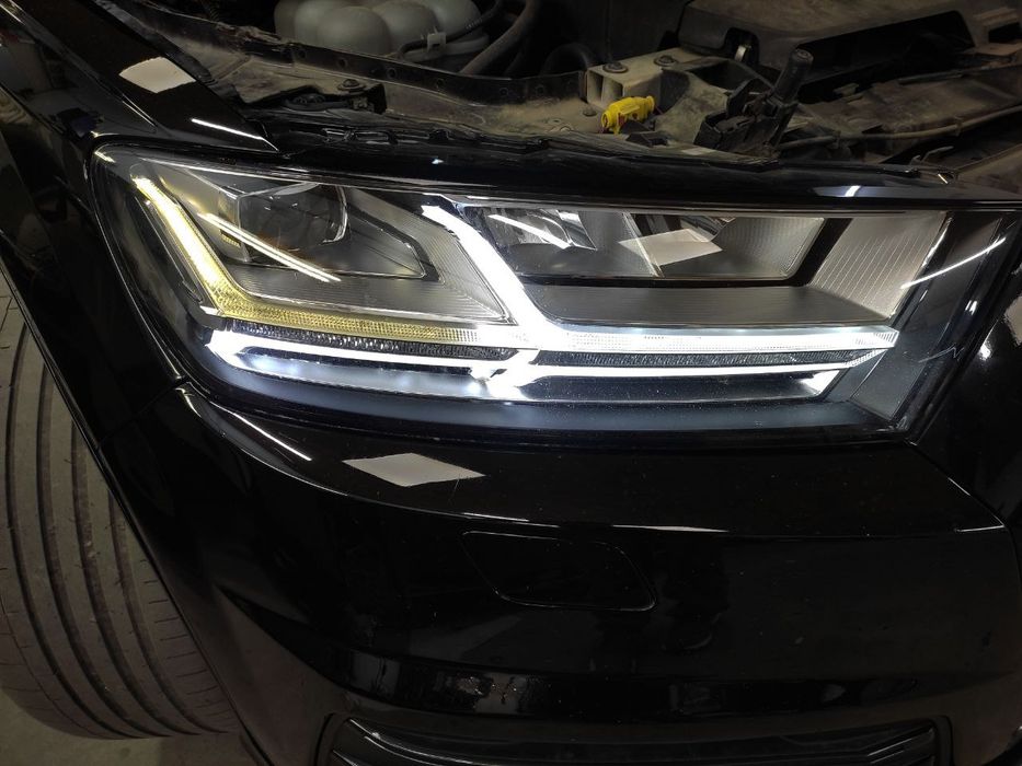 Фари Audi Q7 4m drl ремонт продаж заміна