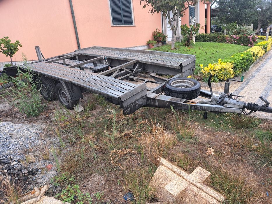 Aluguer de atrelado porta carros