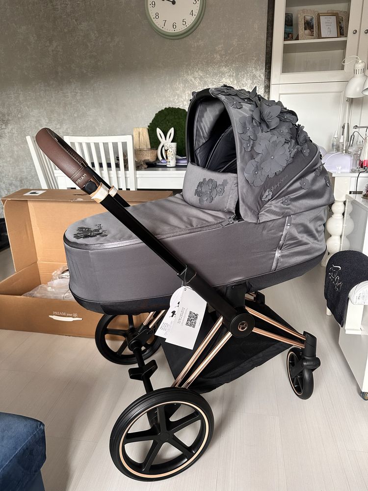 Cybex priam rose gold 4.0 simply flowers