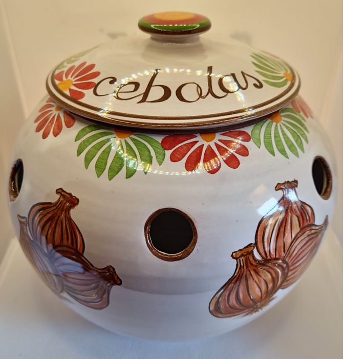 Pote cebolas e alhos