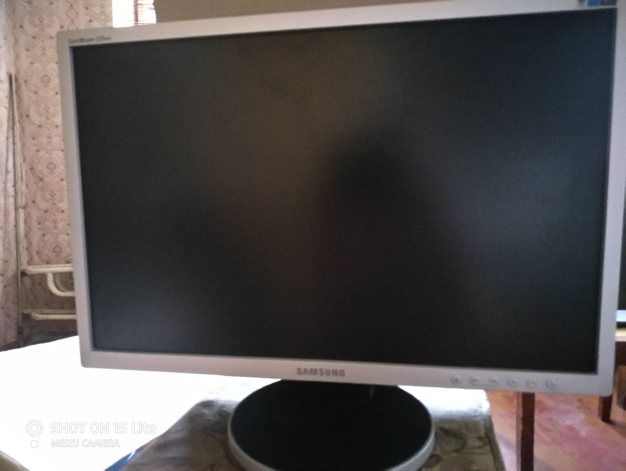 Продам монитор б/у SAMSUNG Sync Master 225BW, 22" в рабочем состоянии