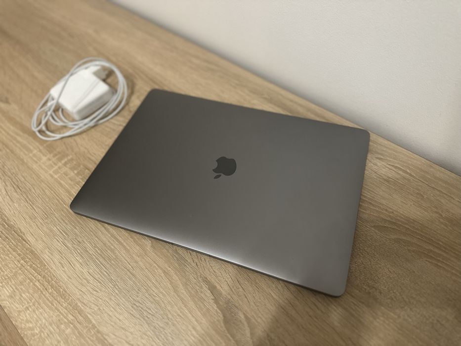 MacBook Pro 16/256 15-inch 2018