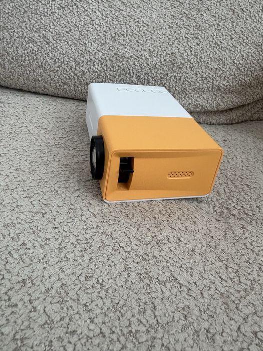 Проектор YG 300 читайте опис