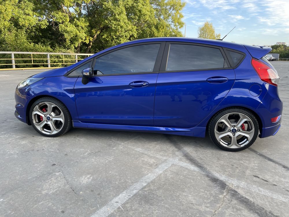 Ford Fiesta ST 2015г