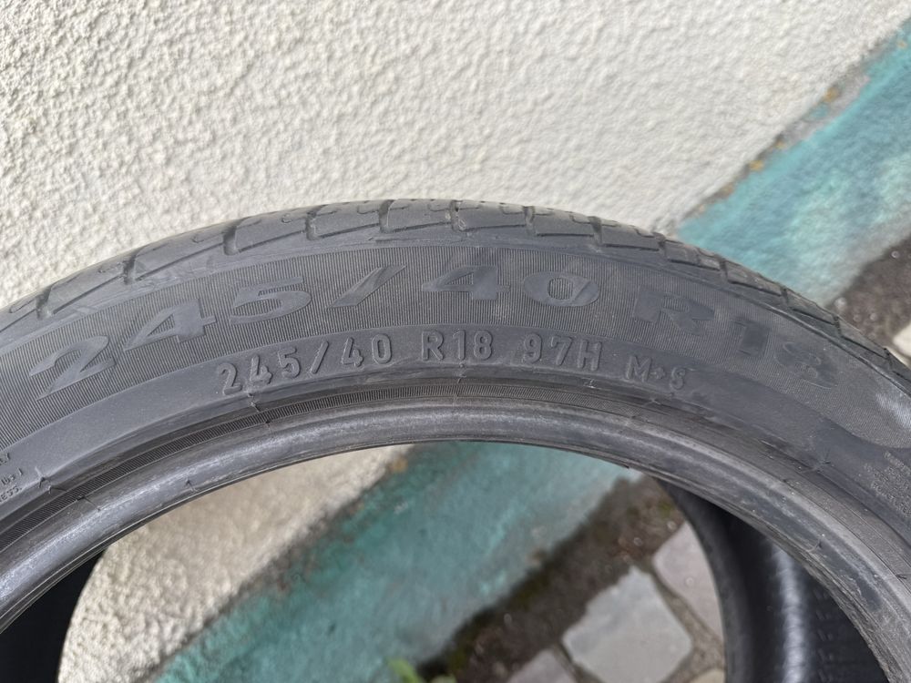 Пара шин Pirelli P7 245/40 R18
