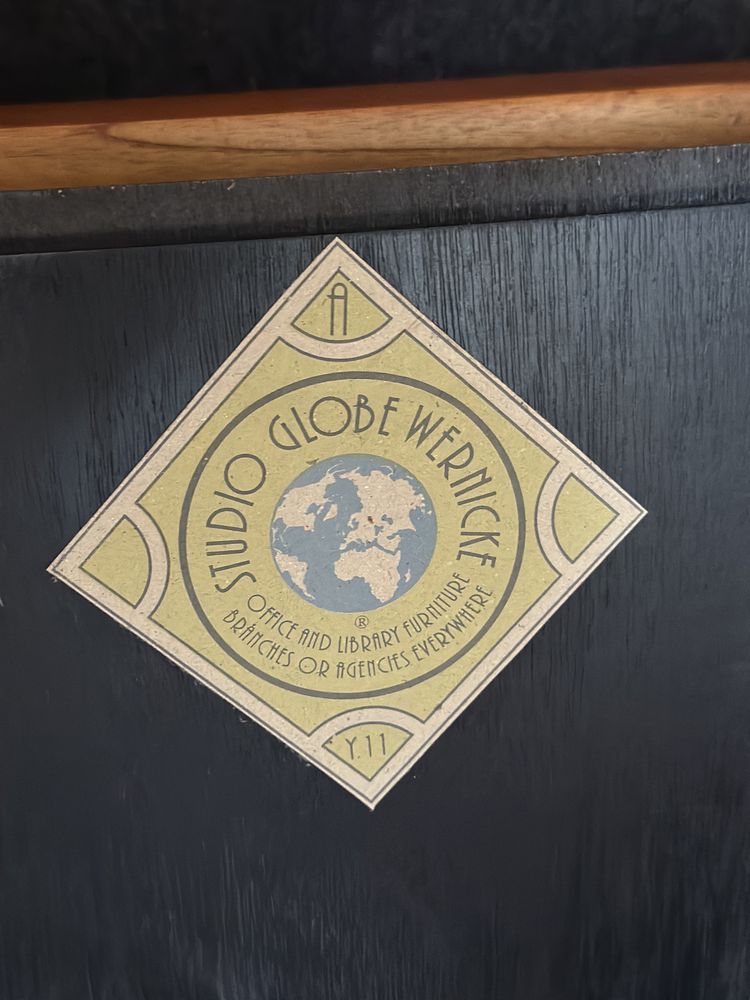 Regał na książki / biblioteka machoniowa GLOBE Wernicke 2 połowa XX w.