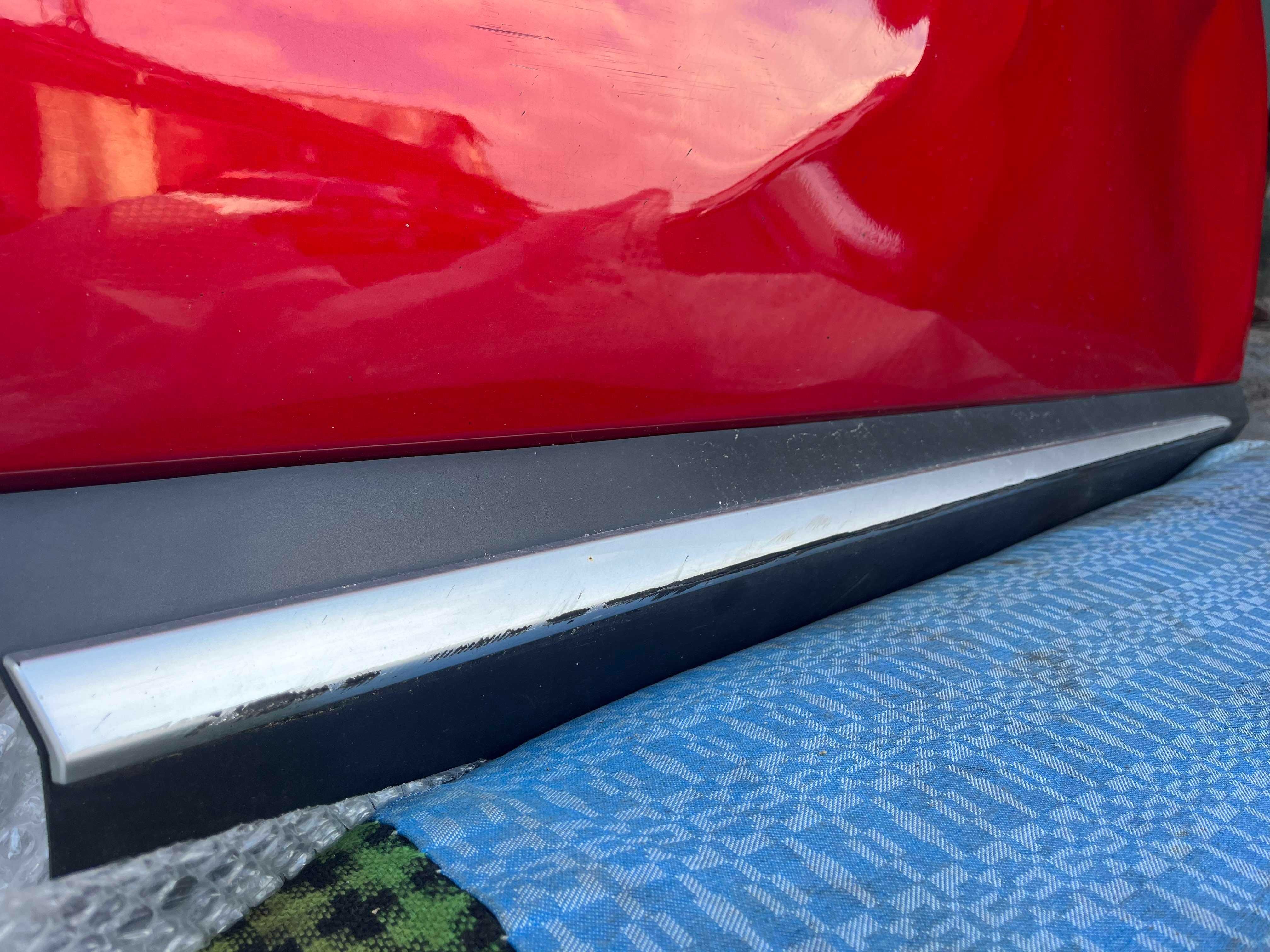 Передня права двер Mazda CX-3 під легкий ремонт