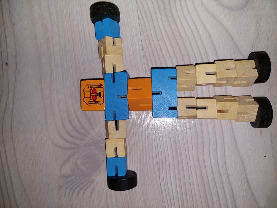 Transformers drewniany