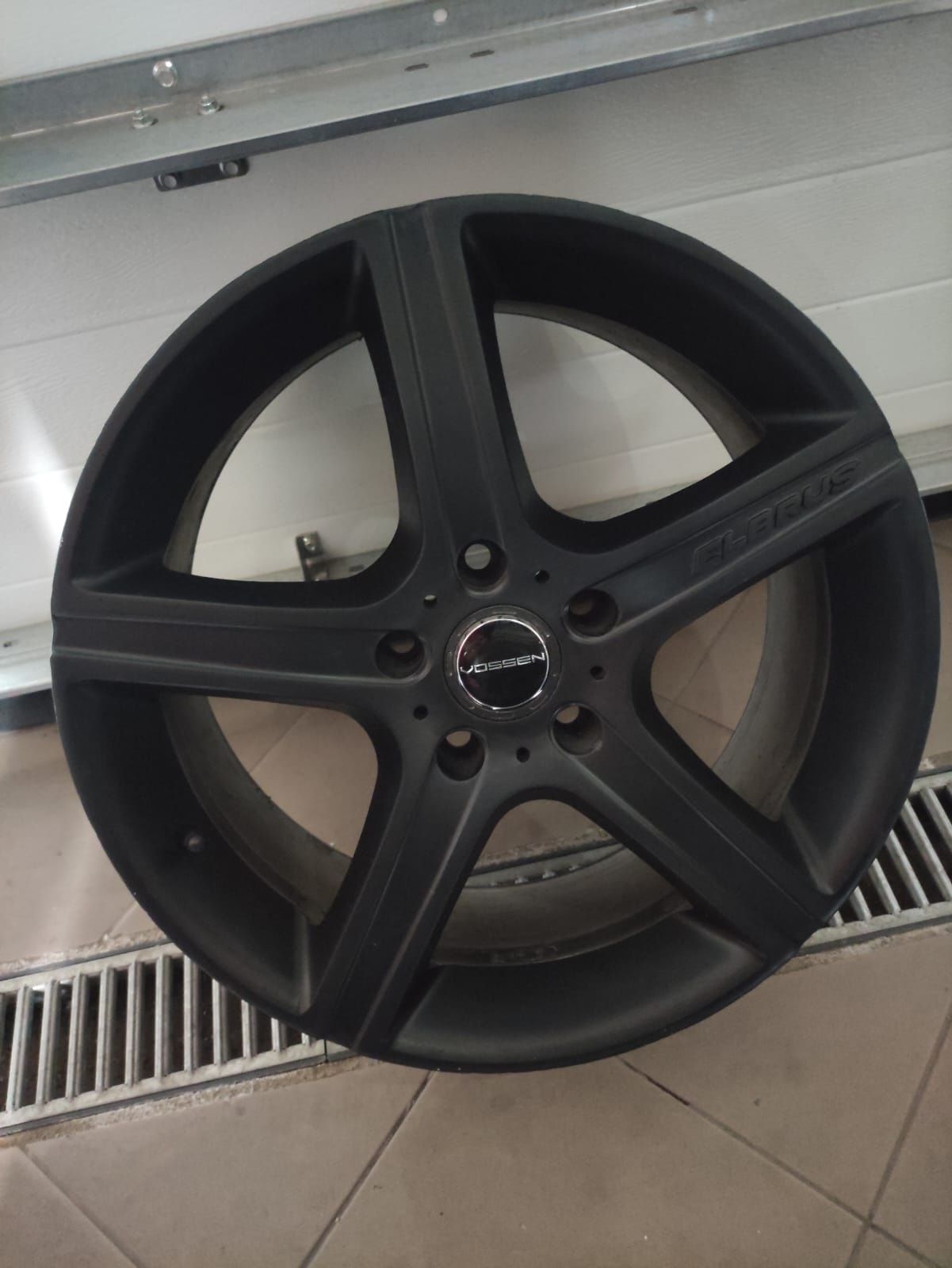 Продам диски Vossen r18