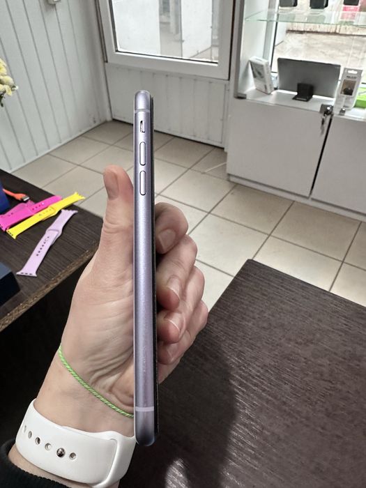 Продам iPhone 11 128 gb