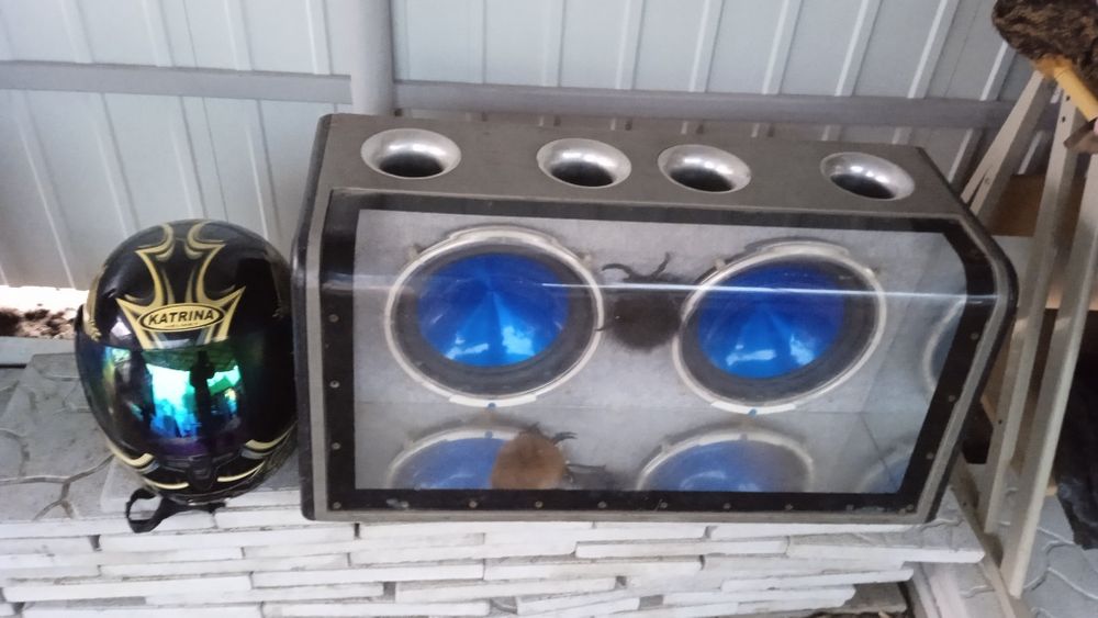 Продам сабвуфер+магнитола пионер оригинал выход 50 ватт два по100