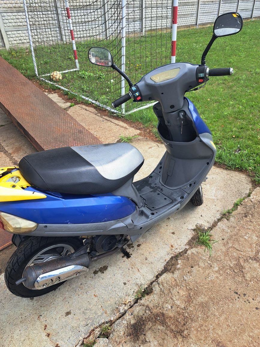 Skuter motorower 50cm3 ważne ubezpieczenie OC