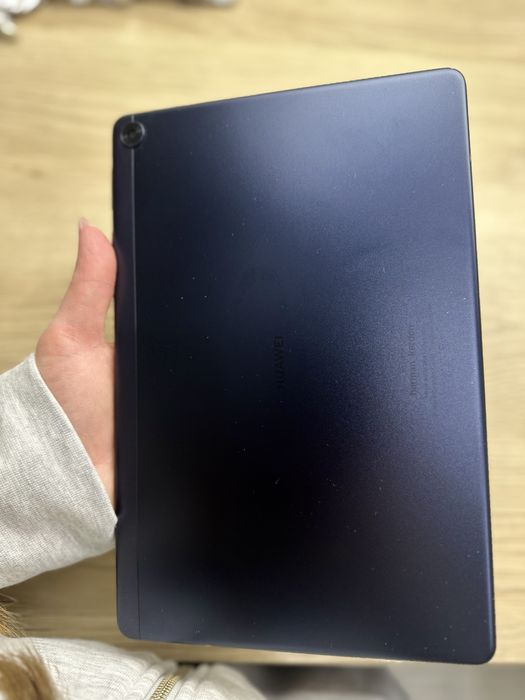 Планшет huawei 4/64 гб