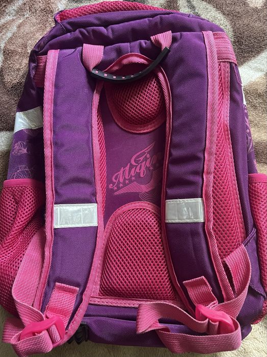 Каркасний портфель для 1,2 класу в хорошому стані