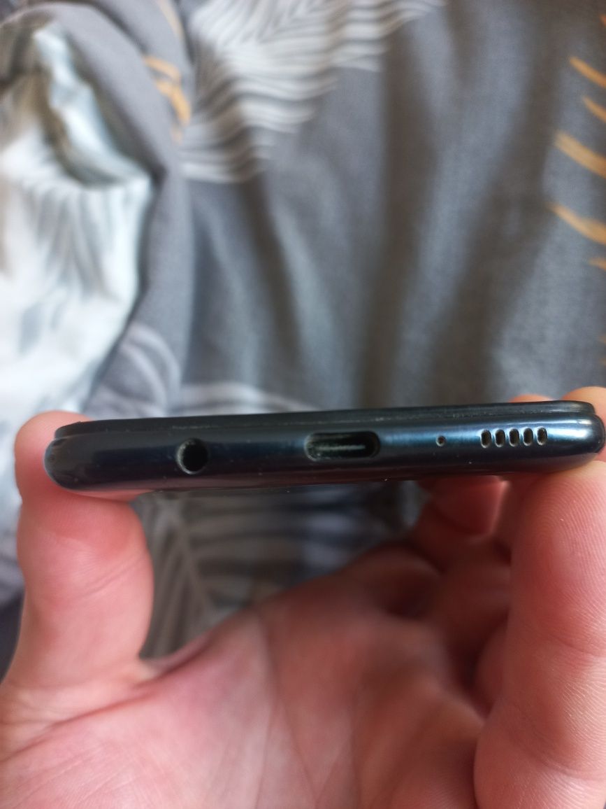 Продам Samsung galaxy m20 4/64
