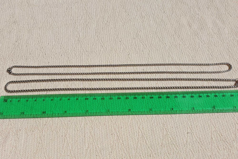 Łańcuszek męski w kolorze srebrnym - 60 cm