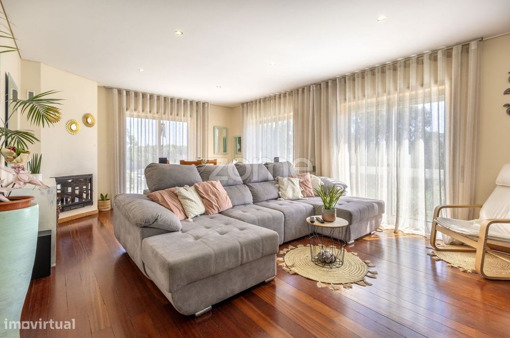 Apartamento a Venda T3 + 1 Duplex Luminoso em Gueifães