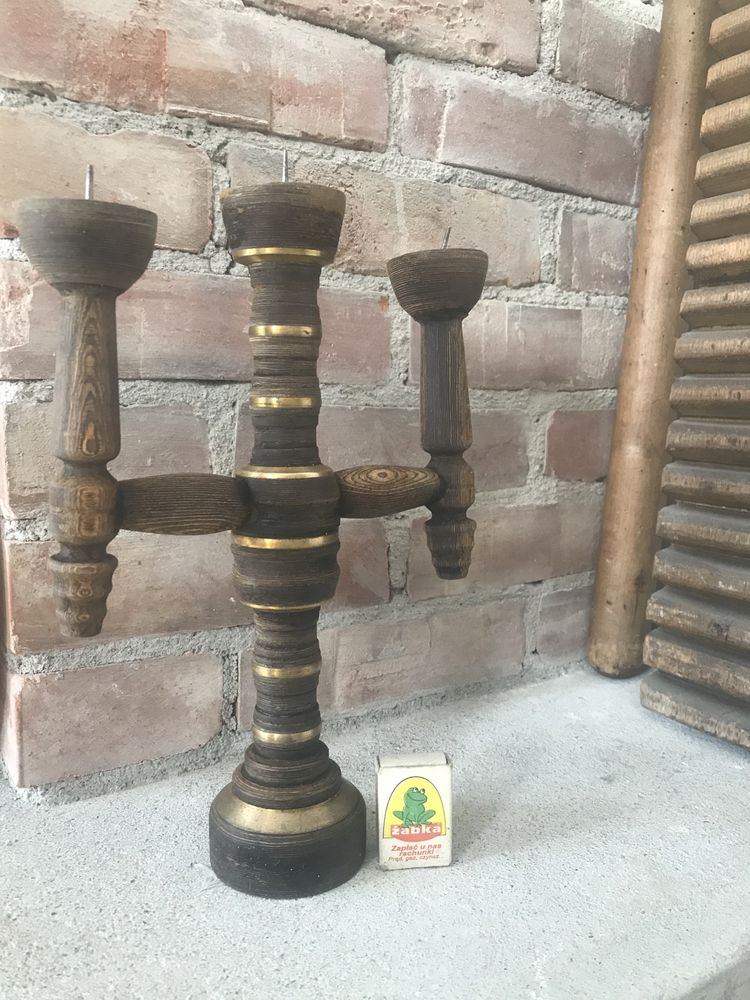 Stary antyczny mosiężno- drewniany świecznik