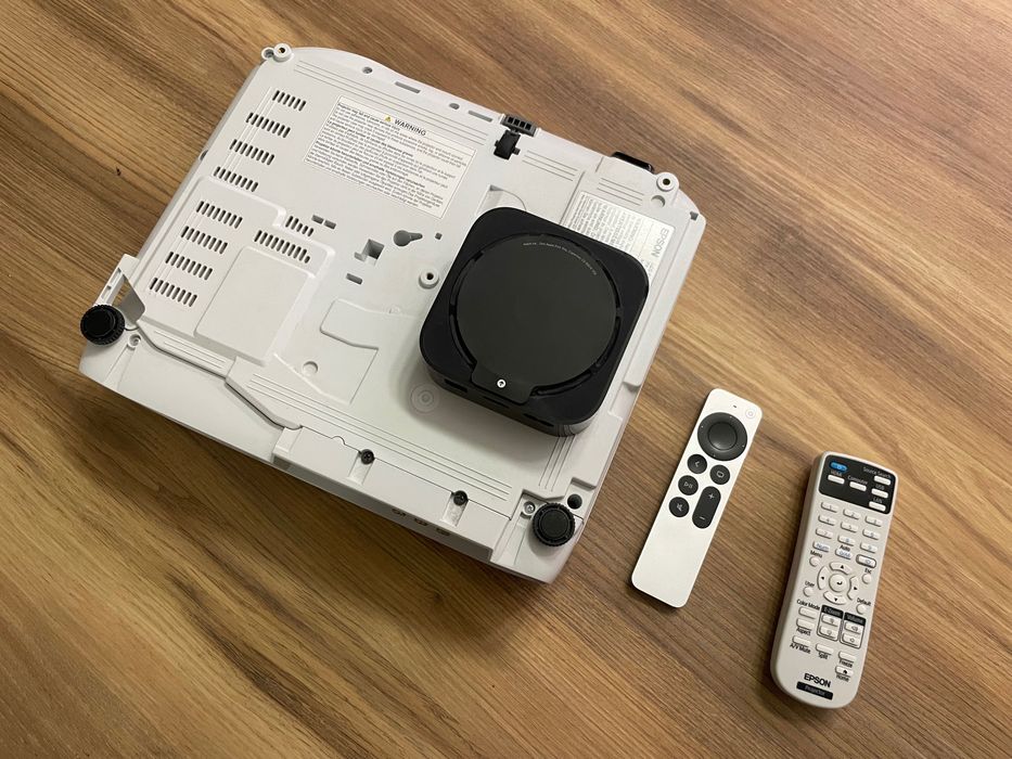 Projektor Epson EH-TW750 + Apple TV 4K 3 gen. zestaw
