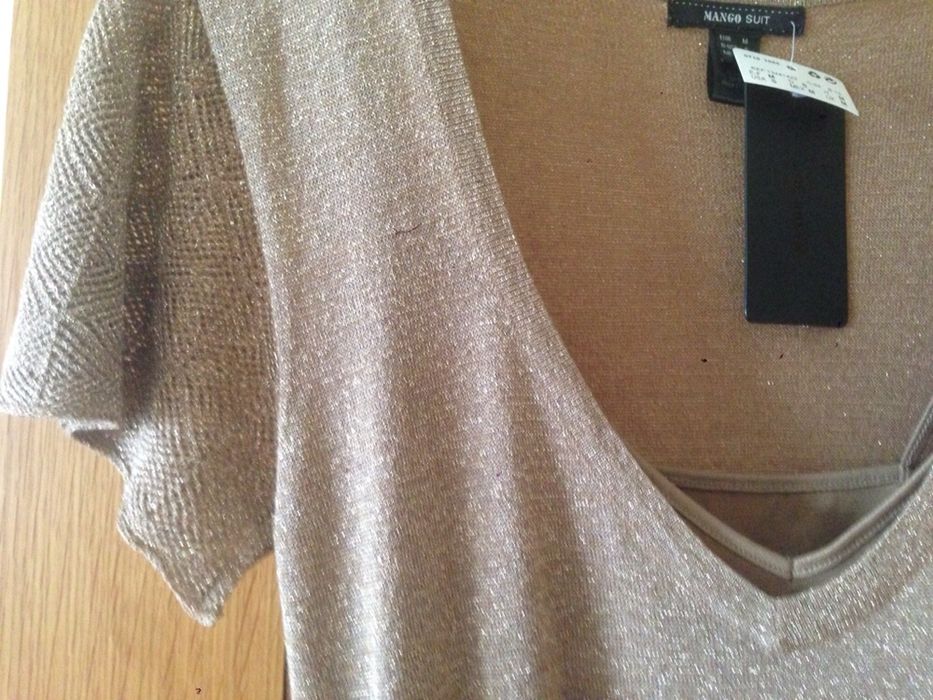 Vestido de malha dourado