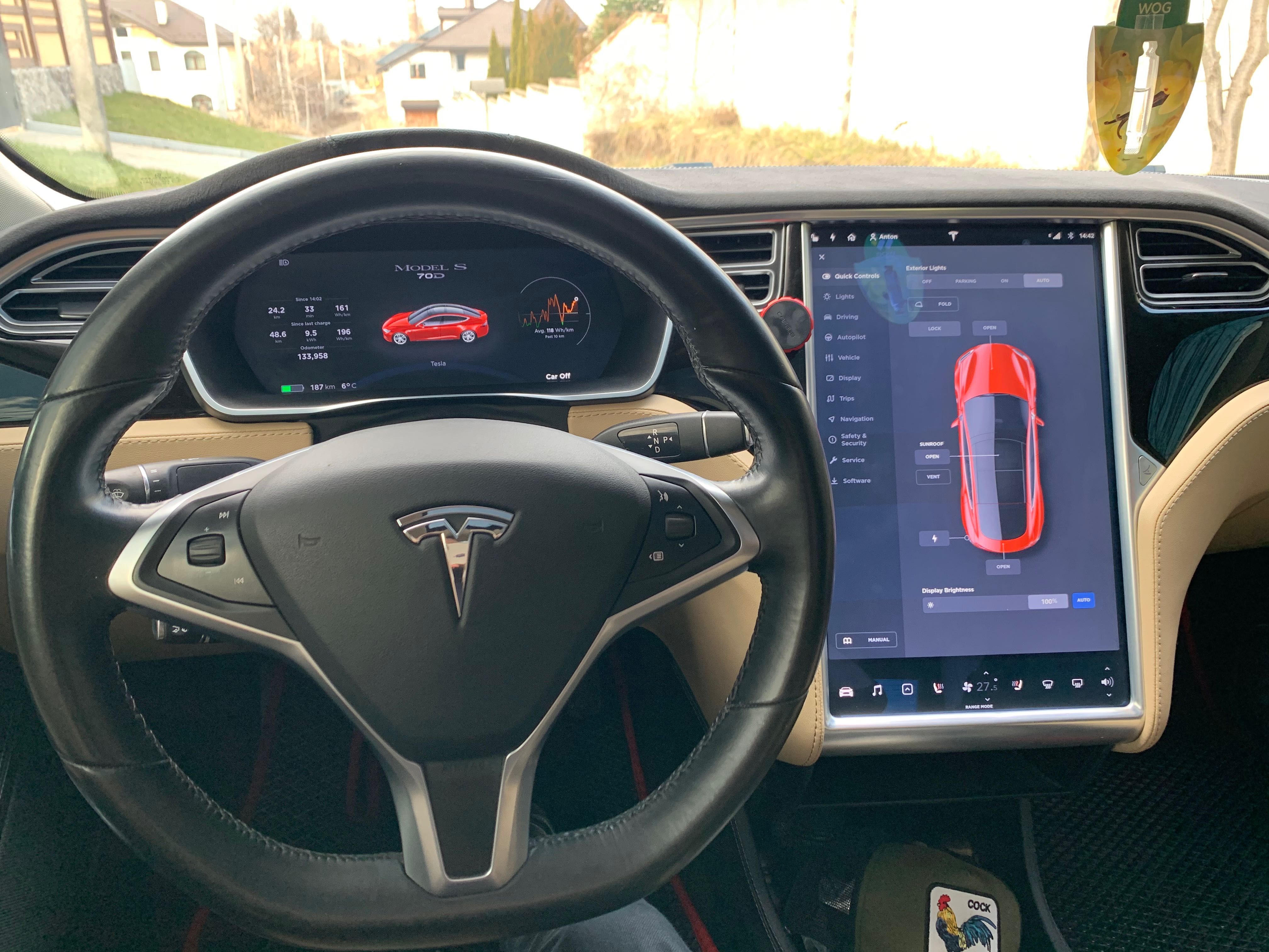 Tesla Model S 70D