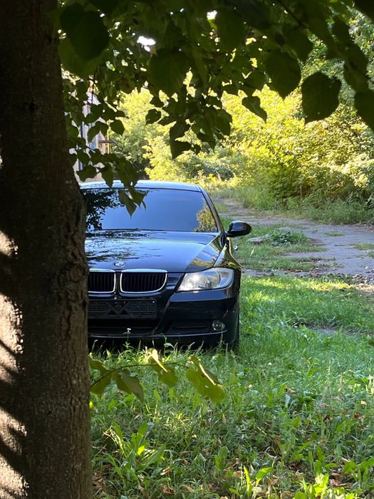 Продам бмв 3 серия, е90