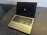 MacBook Pro 13” M2 2022 8GB RAM 512 GB SSD 99 cykli Space Gray idealny