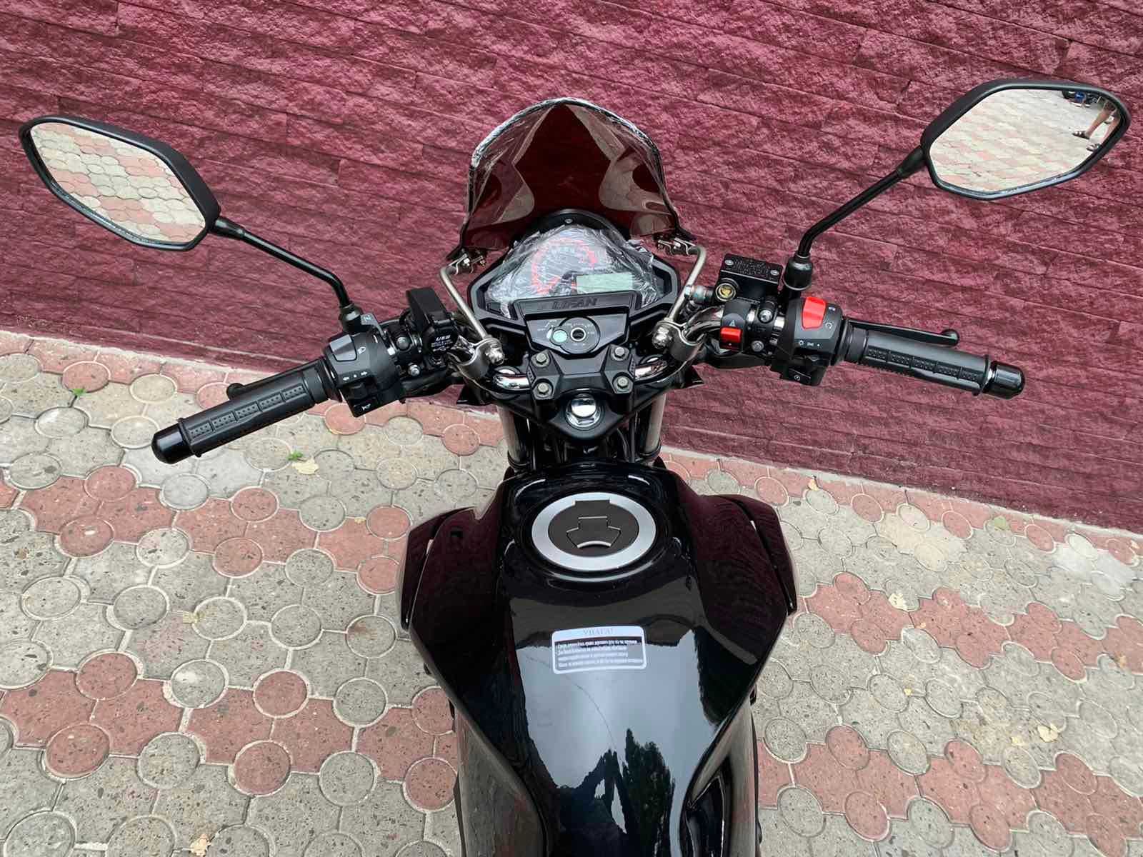 Дорожный мотоцикл LIFAN KP200 (IROKEZ 200)