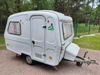 Przyczepa kempingowa Niewiadów N126E, 1986 r. Stan bardzo dobry.