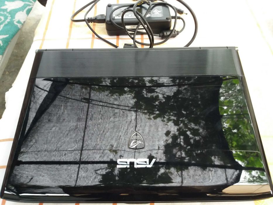 продам б.у игровой ноутбук на запчасти ASUS/G72GX