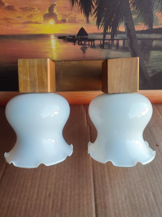 Drewniany kinkiet z czasów PRL