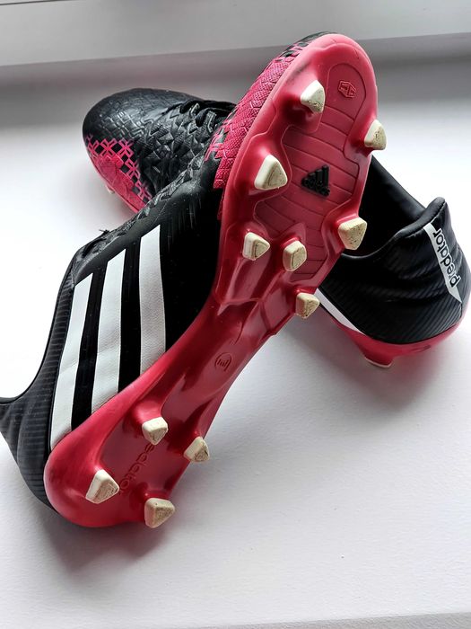 Buty piłkarskie Adidas Predator Absolado