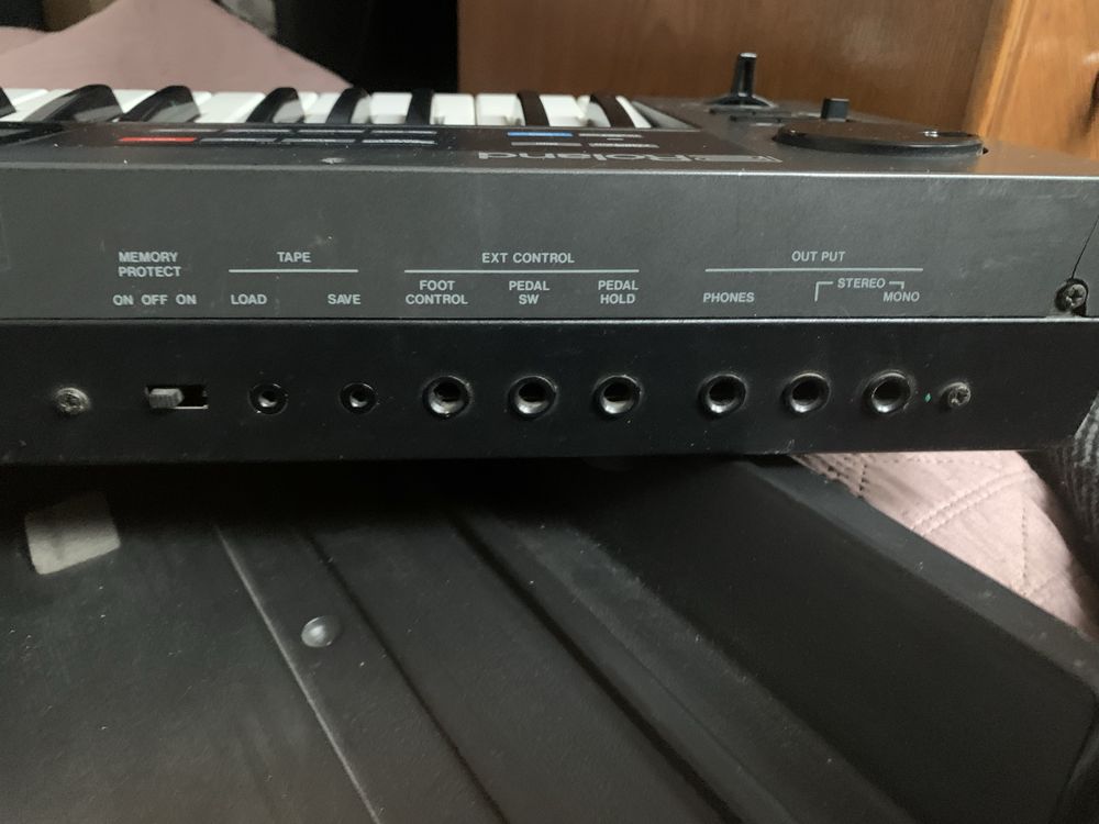 Syntezator Roland Alpha Juno 1 z oryginalnym kejsem