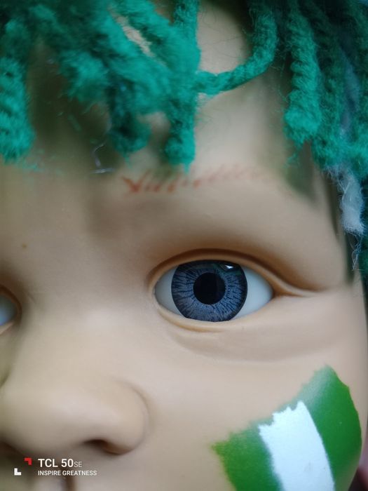 Boneco em borracha com 37 centímetros de altura.