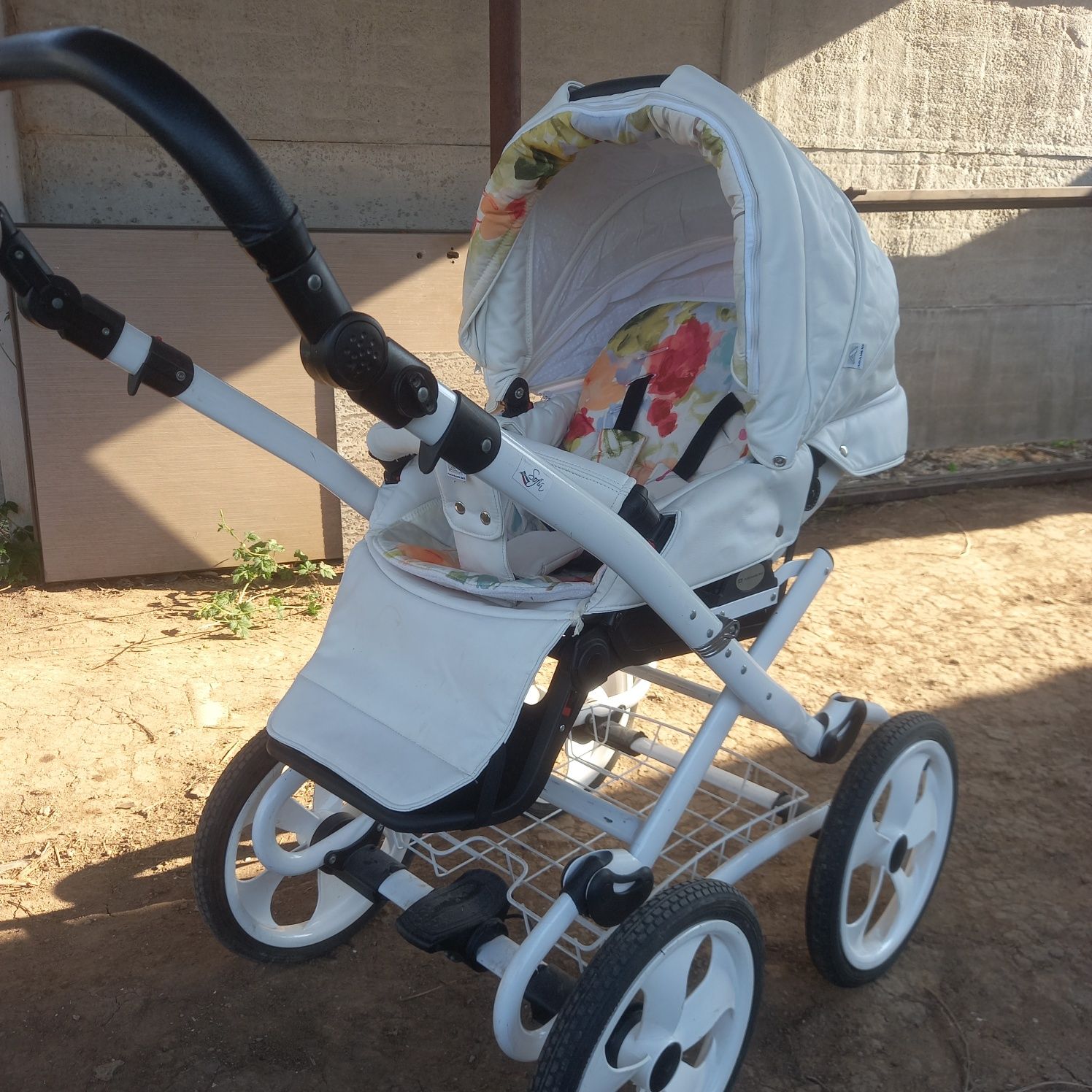 Детская коляска для новорожденного 2 в 1 Adamex Sofia 50% кожа