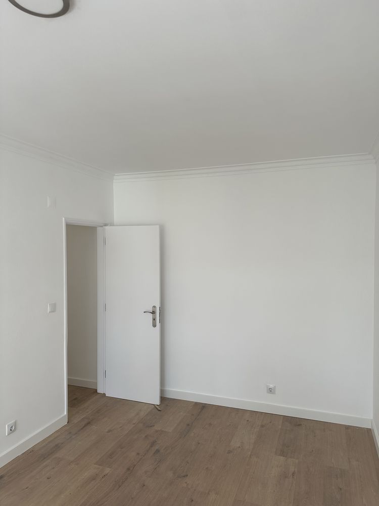 T2 Queluz todo remodelado e mobilado - Arrendado