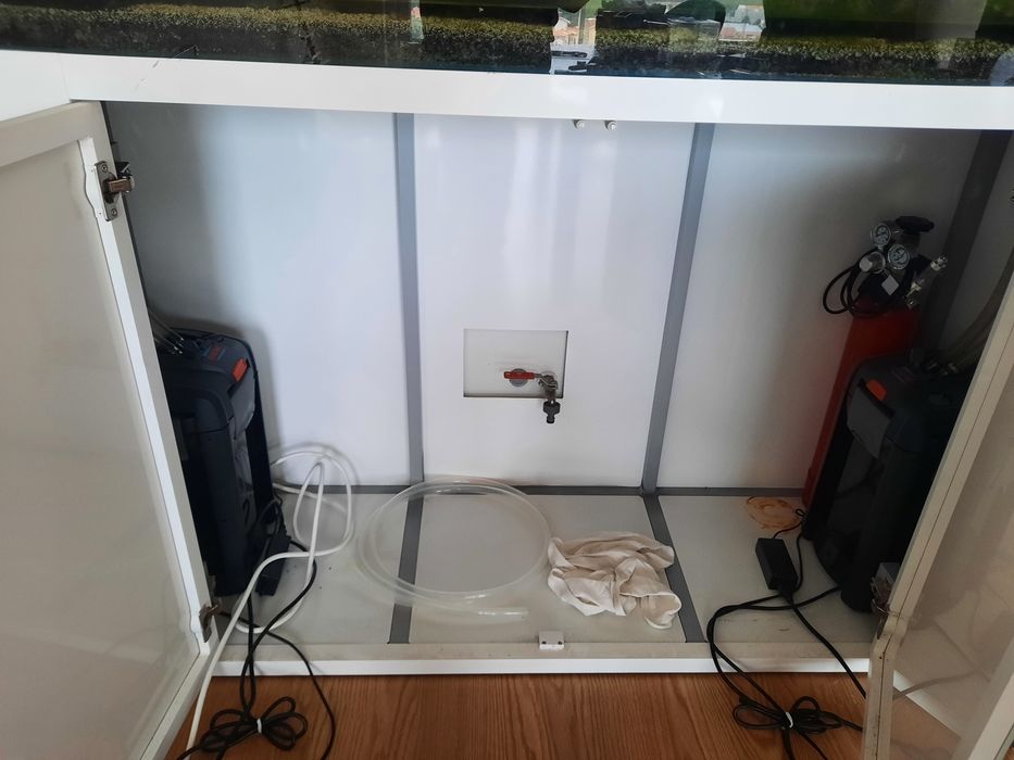 Aquario + móvel + filtros + lâmpadas + muitos acessórios