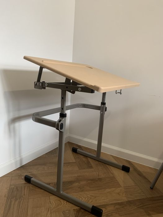 Biurko kreślarskie regulowane dla dziecka