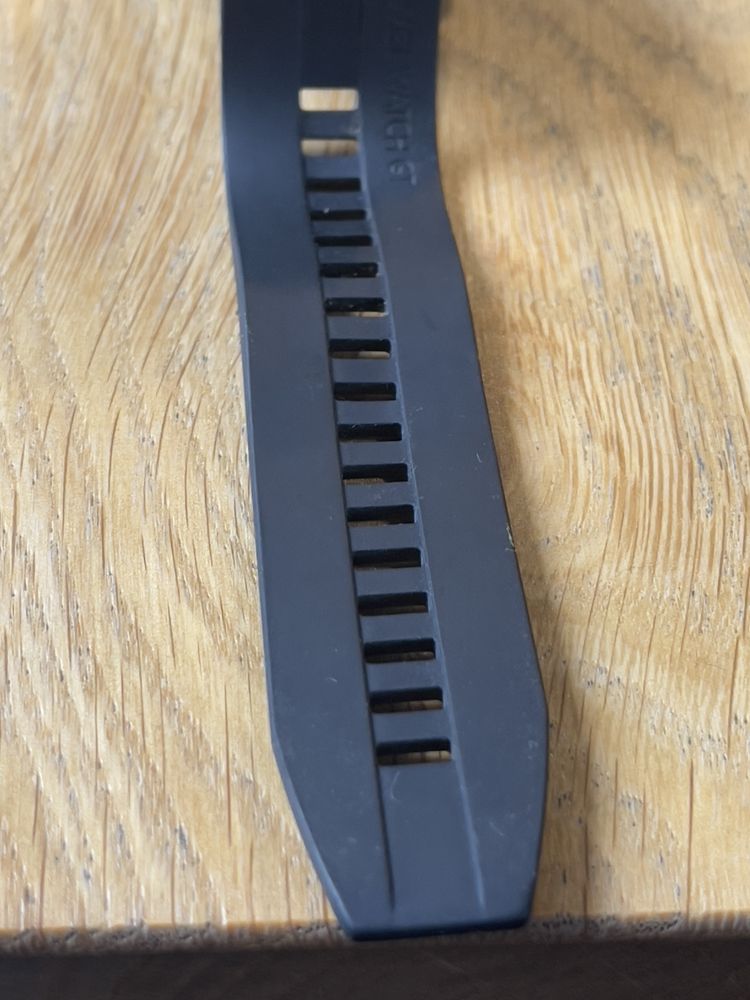 Smartwatch Huaweii Watch GT2 ladowarka etui komplet jak nowy