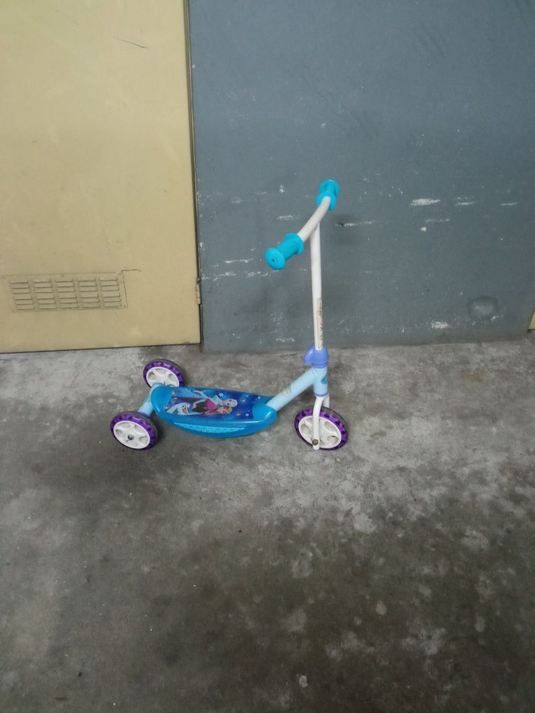 Vendo bicicleta de criança com capacete