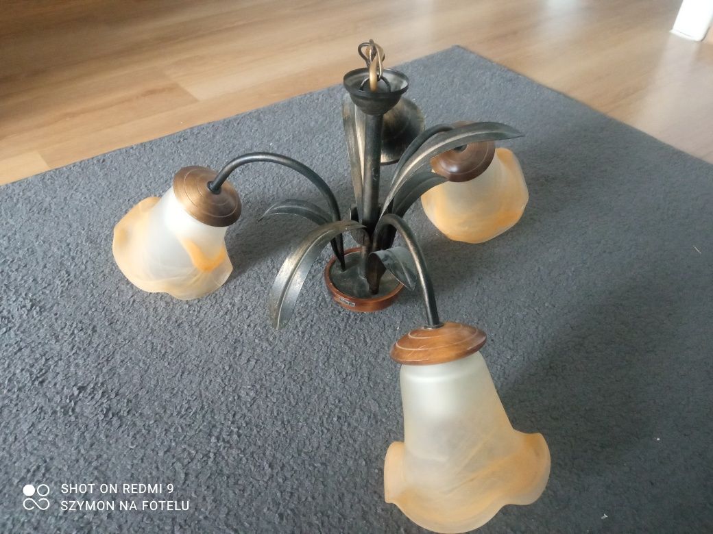 Lampa sufitowa na trzy żarówki