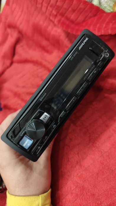 Alpine ute-201bt авто магнітола