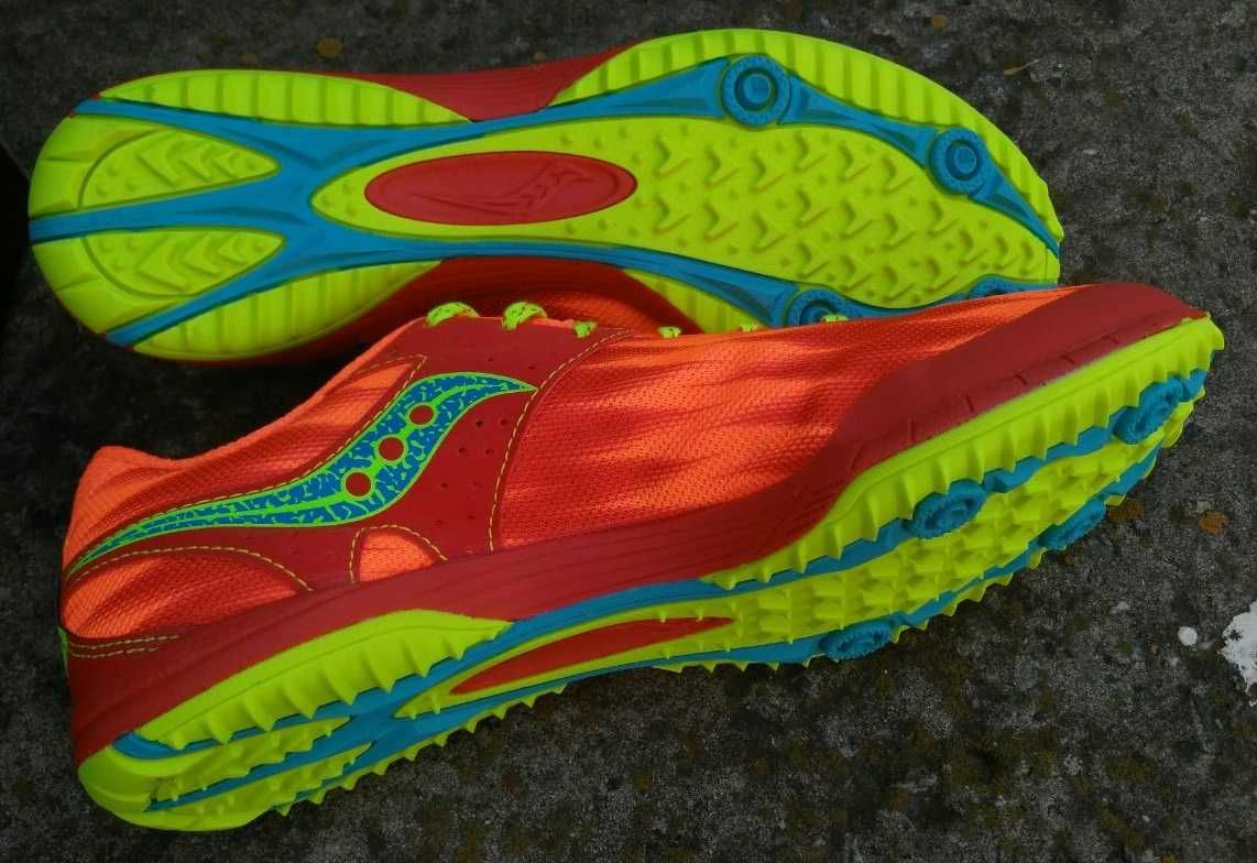 Крутые кроссовки Saucony kilkenny xc5 flat 42,5