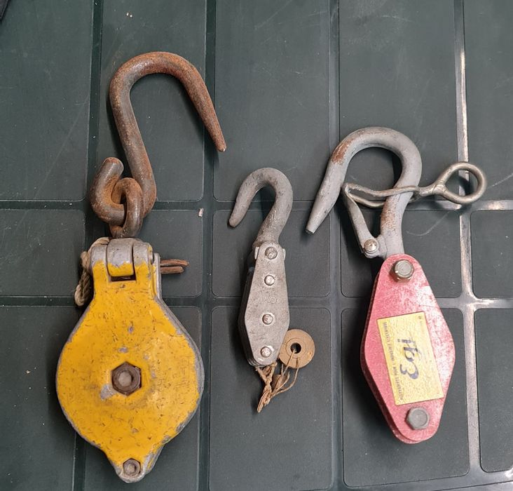 Vendo  Cadernais  / Roldanas Vintage para desocupar urgente