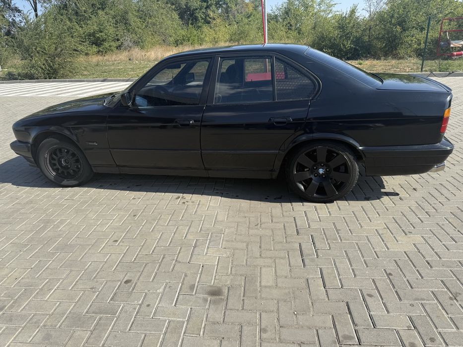 Продам BMW e34 520