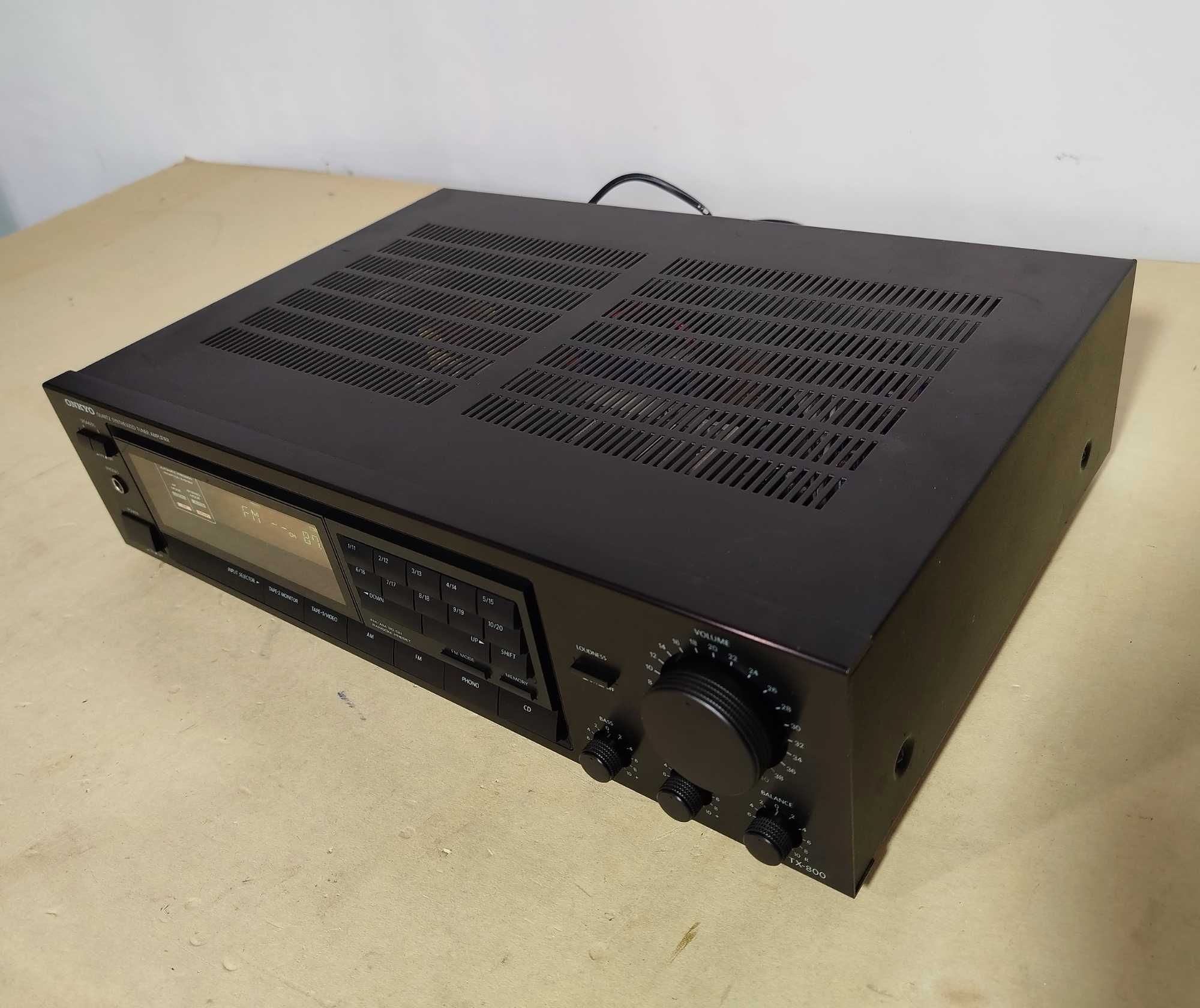 Ресивер Onkyo TX-800, має 40 Вт на канал, 8 Ом, FM, (збірка Японія)